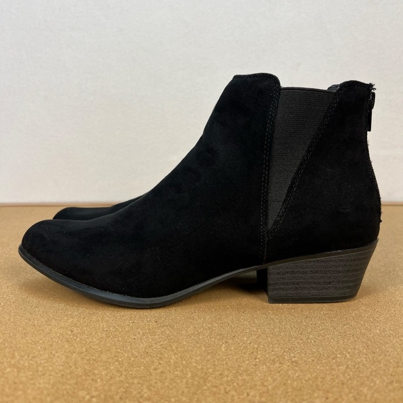 Esprit Womens Chelsea Black Boot Tiffany Faux Suede Booties Size 9M Classic READ - Picture 9 of 13